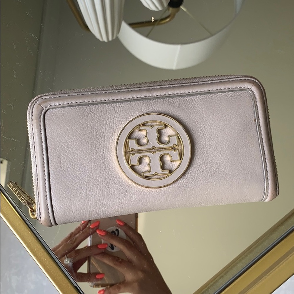 Authentic Tory Burch Wallet gently used
